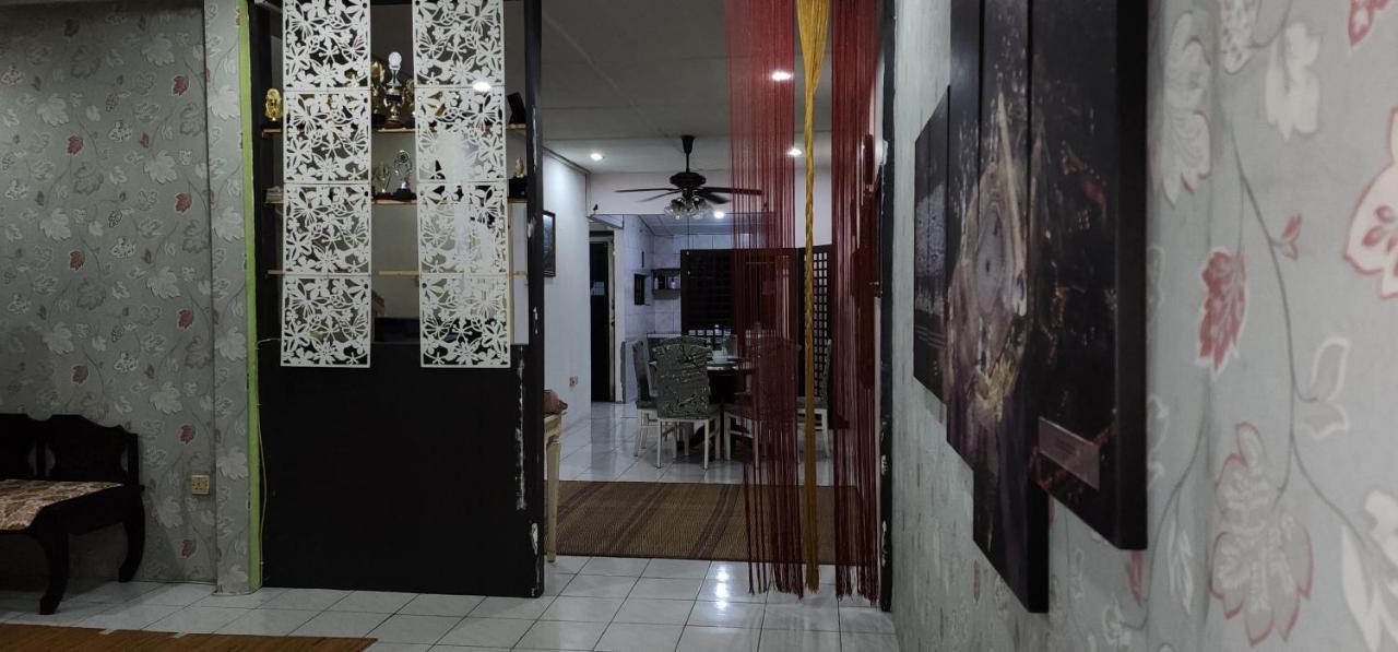 Tatai Kumang Homestay Kuching Esterno foto